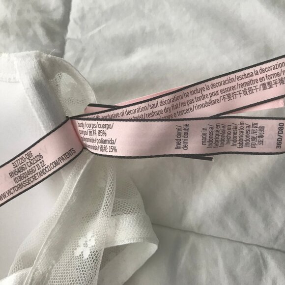 Beautiful Victoria's Secret Front-Close Bra in 36D - Picture 4 of 7